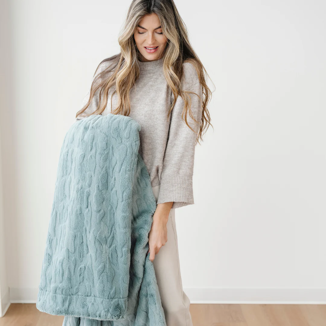 PATTERNED FAUX FUR XL THROW BLANKETS - Image 28