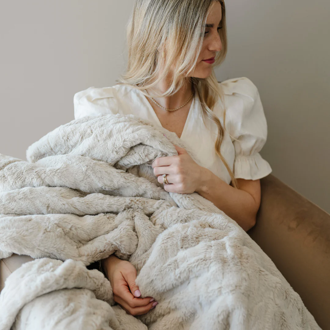 PATTERNED FAUX FUR XL THROW BLANKETS - Image 37