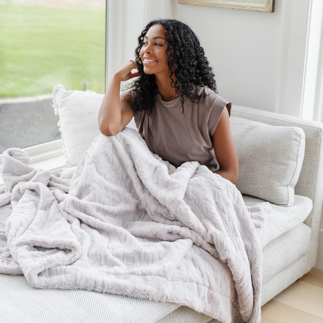 PATTERNED FAUX FUR XL THROW BLANKETS - Image 4