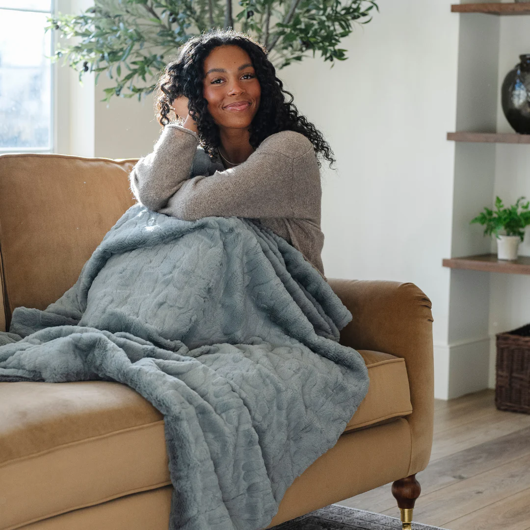 PATTERNED FAUX FUR XL THROW BLANKETS - Image 43