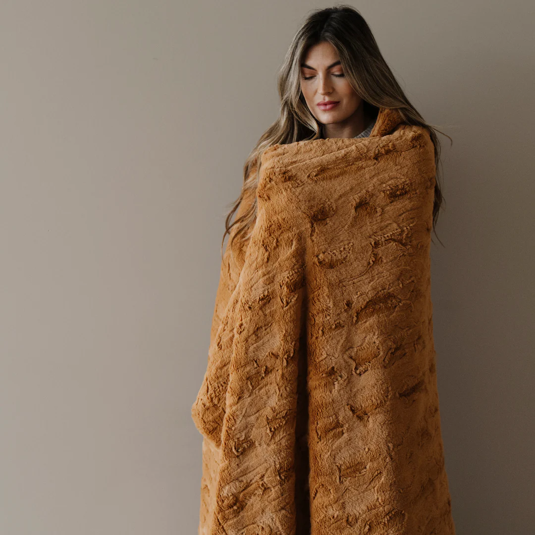 PATTERNED FAUX FUR XL THROW BLANKETS - Image 54