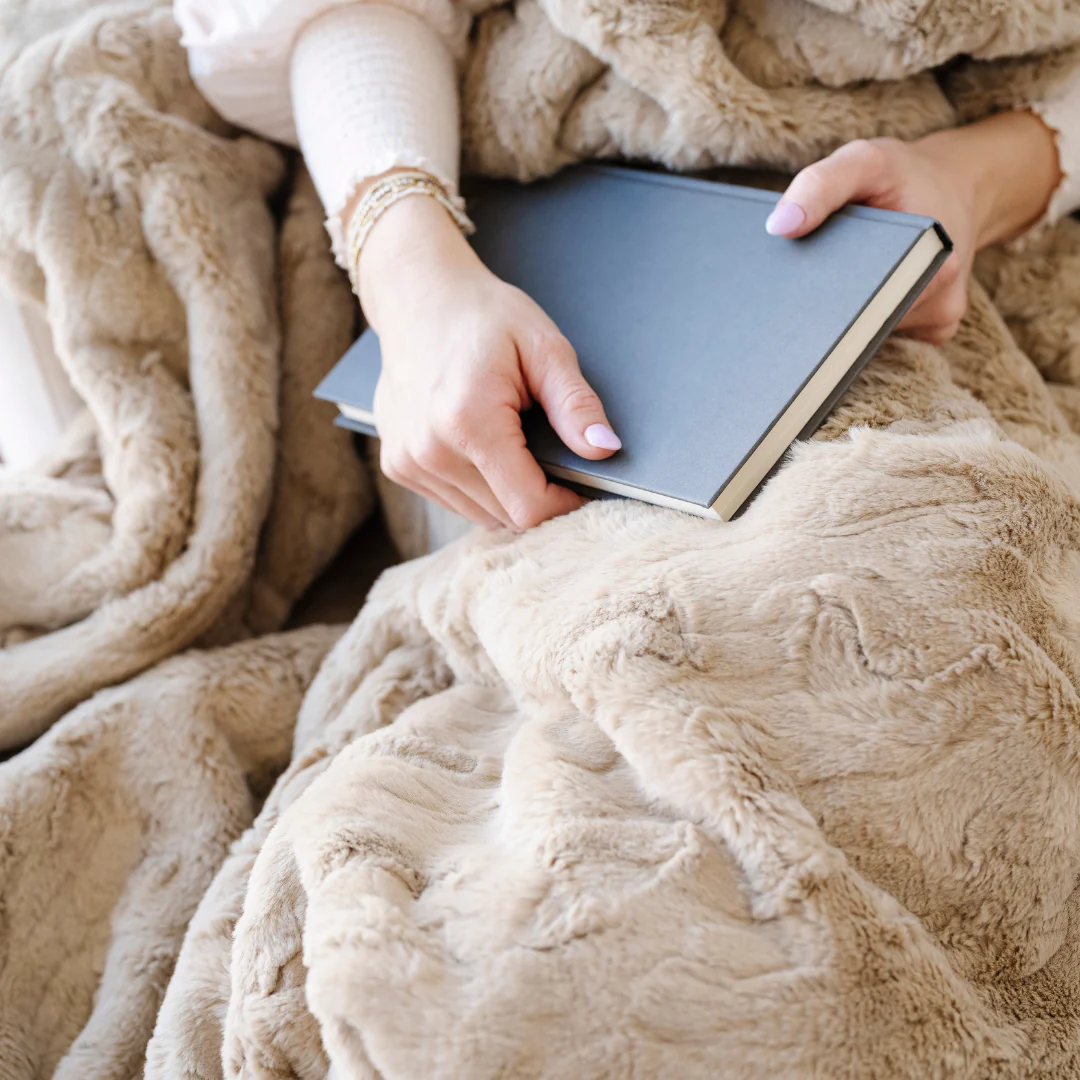 PATTERNED FAUX FUR XL THROW BLANKETS - Image 57