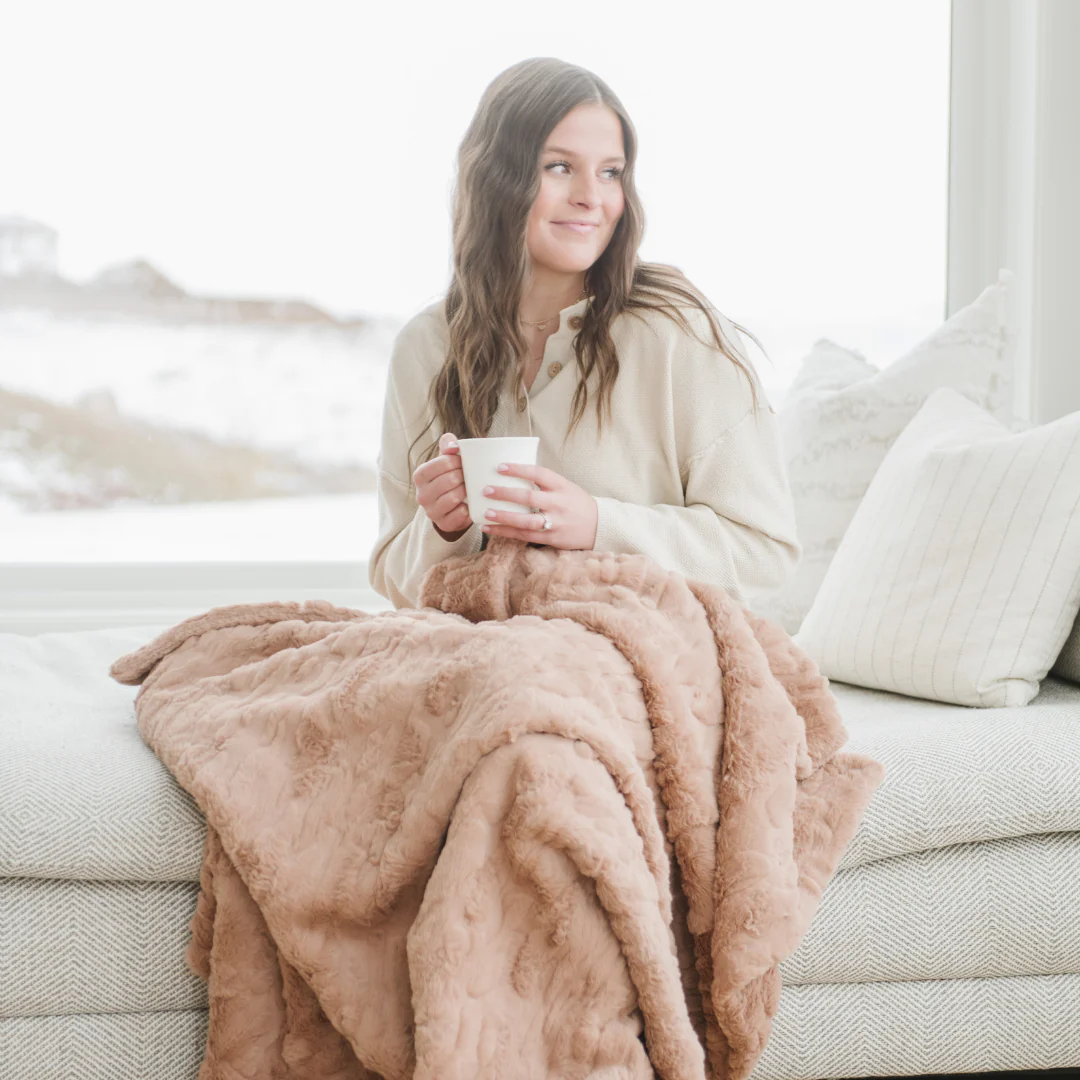 PATTERNED FAUX FUR XL THROW BLANKETS - Image 61