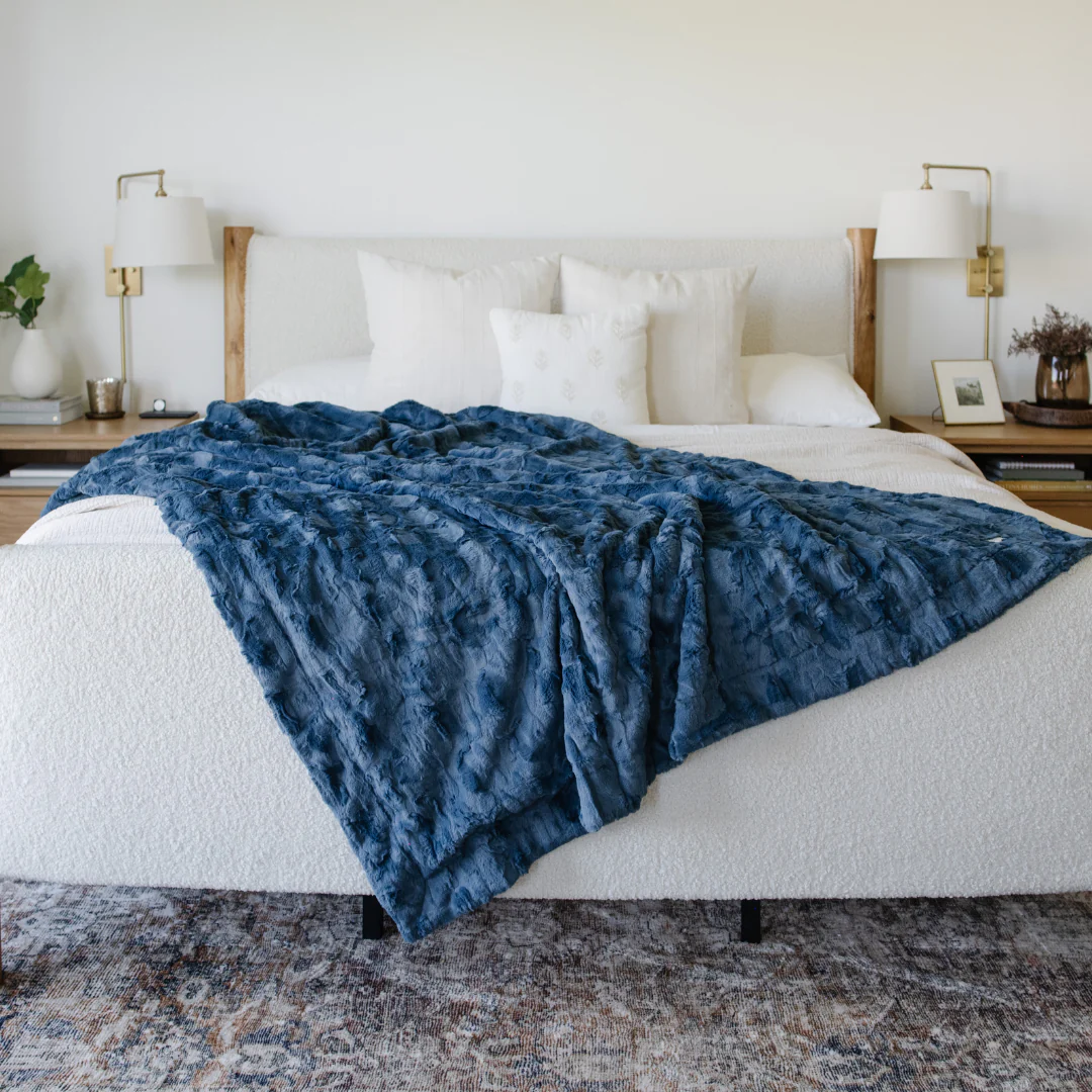 PATTERNED FAUX FUR XL THROW BLANKETS - Image 67