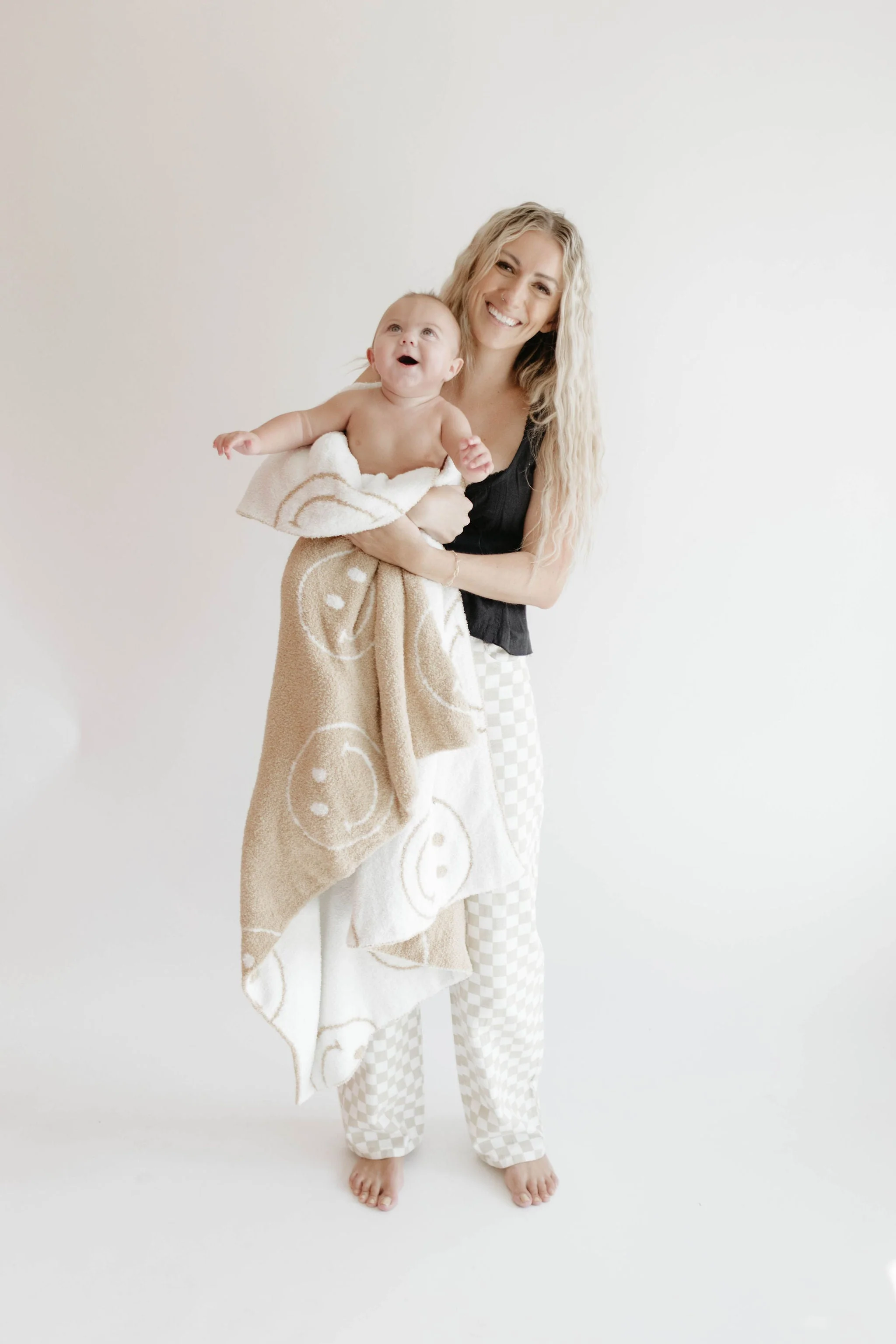 Plush Blanket  | Just Smile Black & Ivory - Image 10