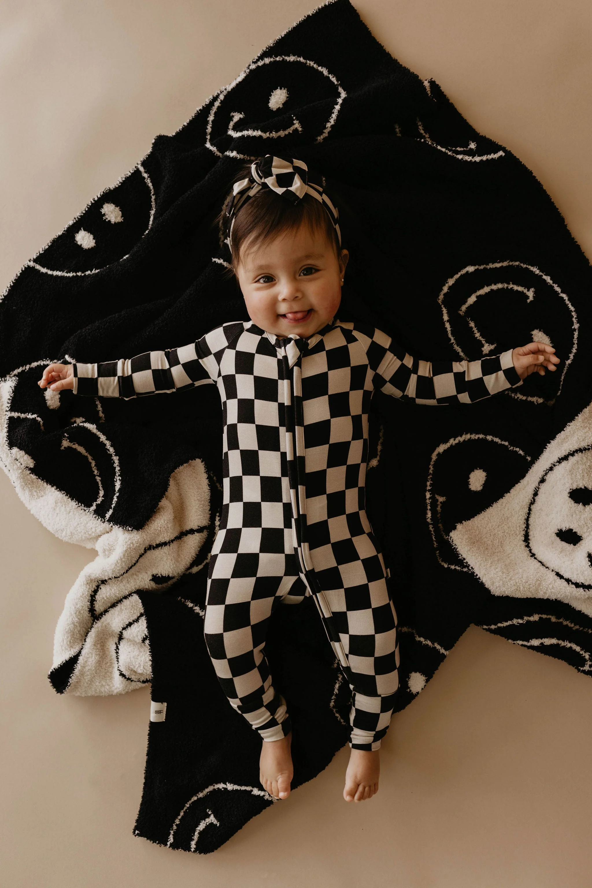 Plush Blanket  | Just Smile Black & Ivory - Image 11