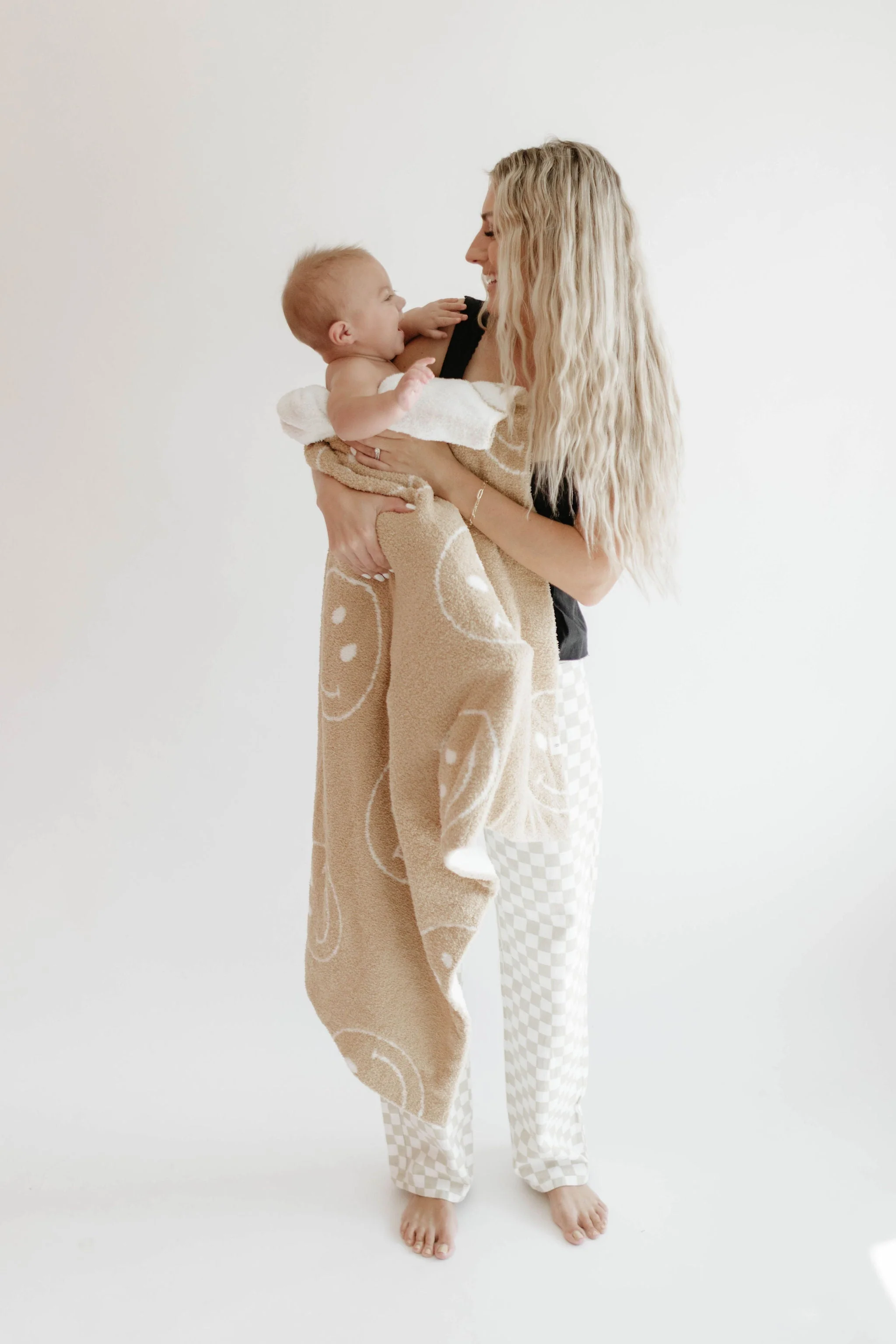 Plush Blanket  | Just Smile Black & Ivory - Image 9