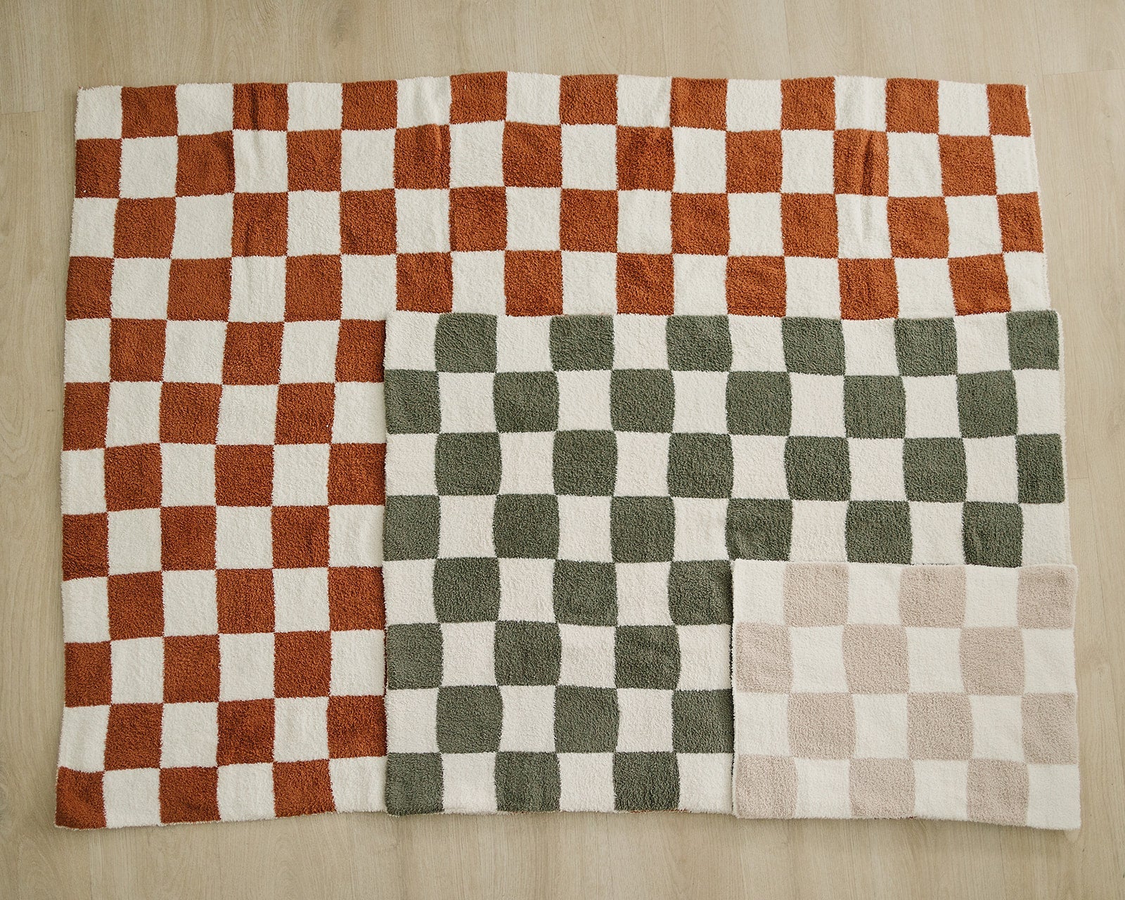 Rust Checkered Plush Blanket - Image 10