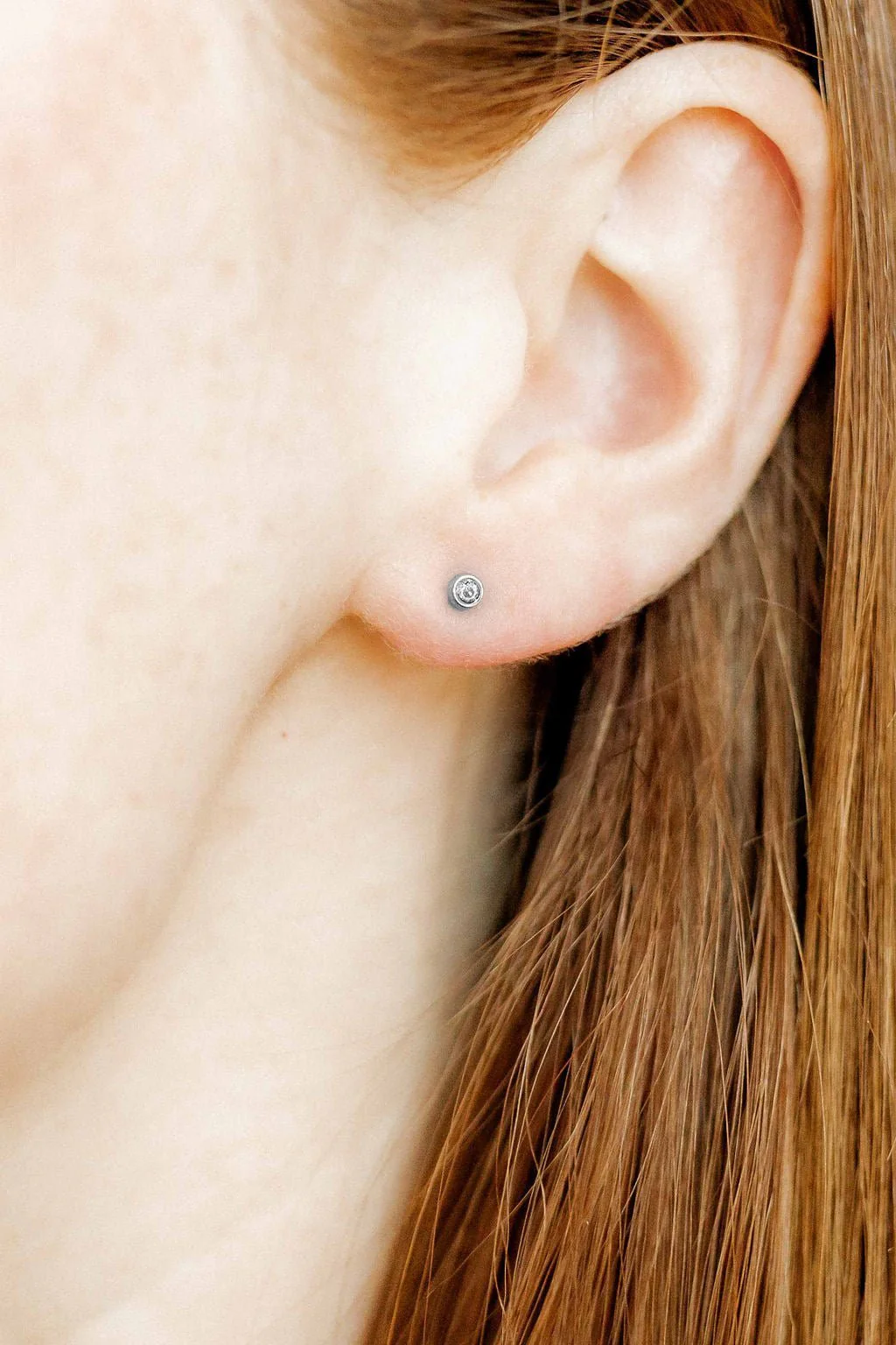 Screwback Stud Earrings - Micro Cooper Clear Silver - Image 2