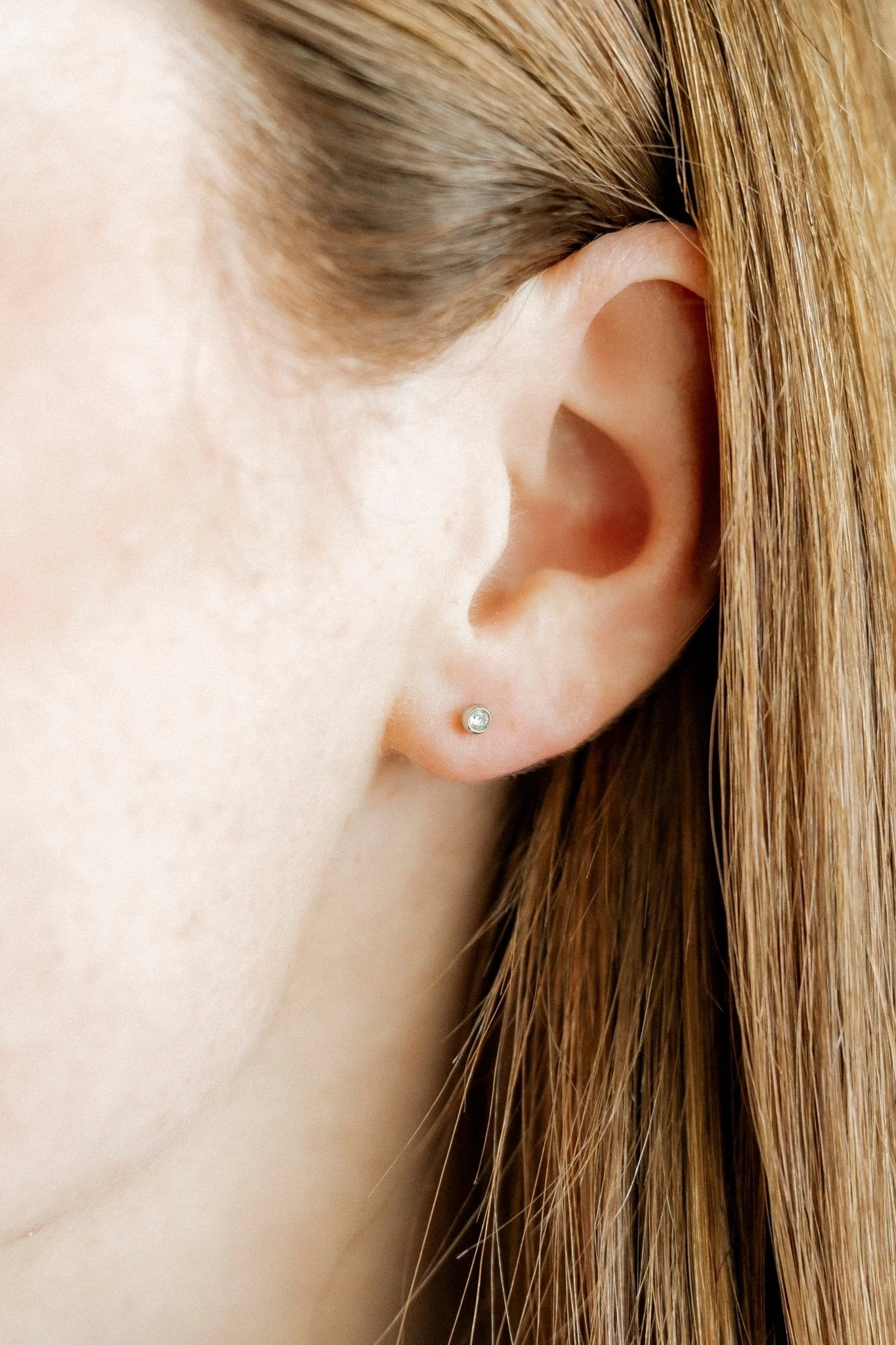 Screwback Stud Earrings - Micro Cooper Clear Silver - Image 3