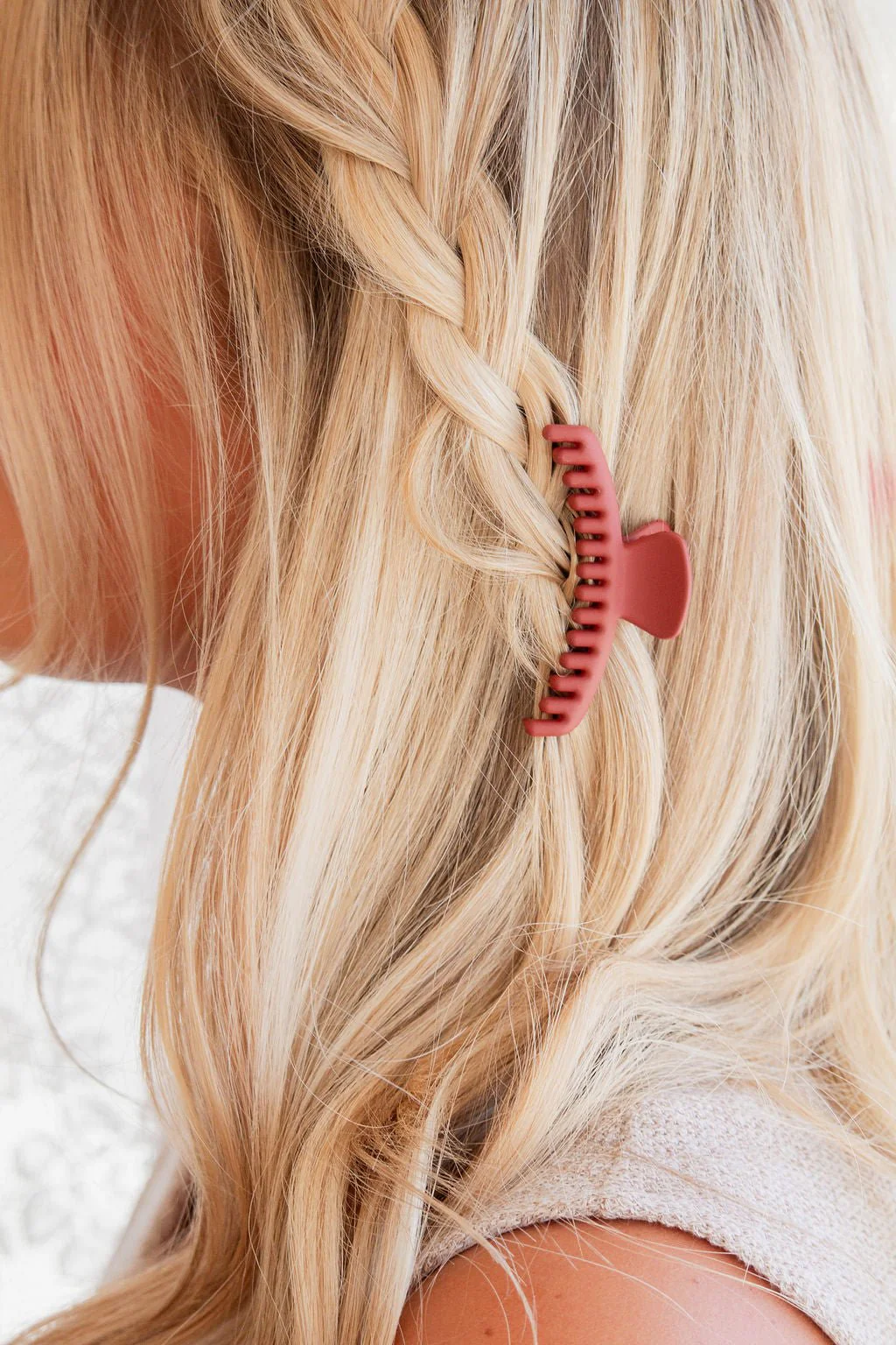 Thin Hair French Twist Claw Clip - Image 12