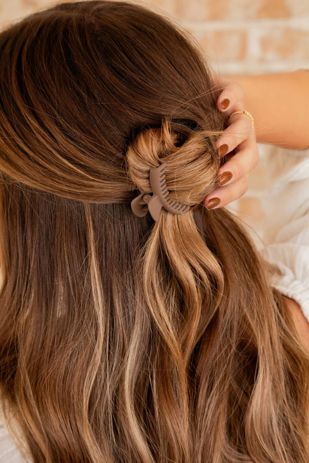 Thin Hair French Twist Claw Clip - Image 15