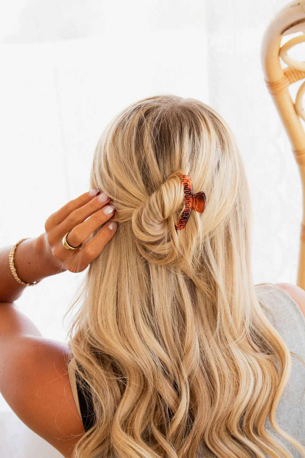 Thin Hair French Twist Claw Clip - Image 2