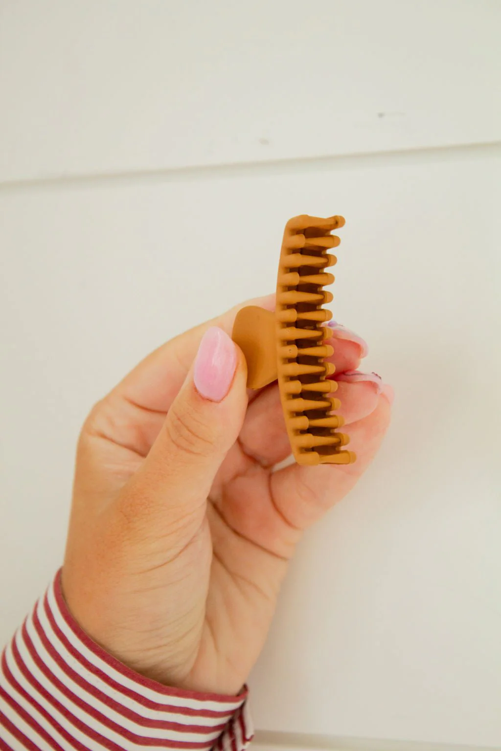 Thin Hair French Twist Claw Clip - Image 8