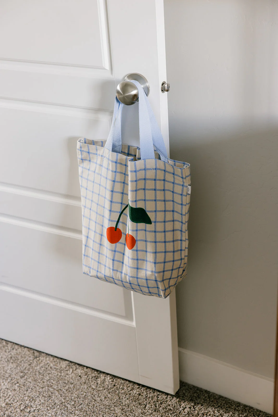 Very Cherry Pocket Tote - Image 4