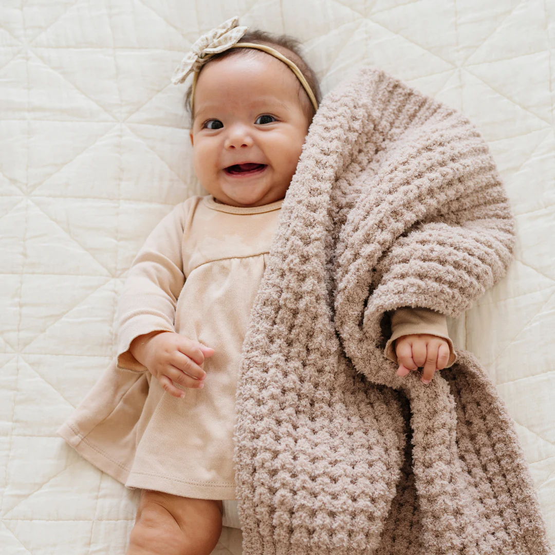 WAFFLE KNIT MINI BLANKETS - Image 11