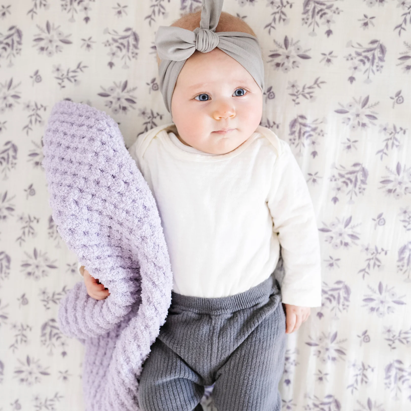 WAFFLE KNIT MINI BLANKETS - Image 20