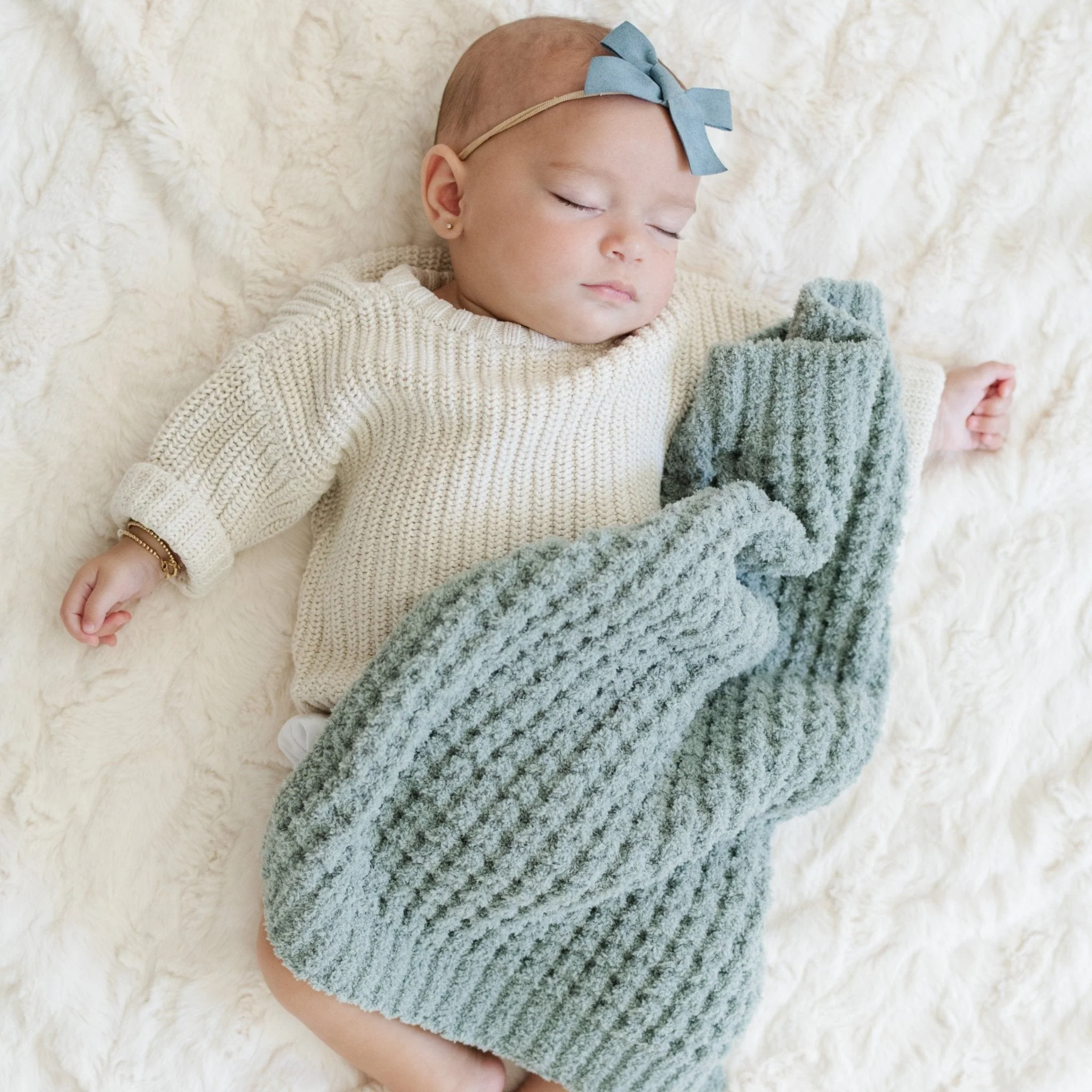 WAFFLE KNIT MINI BLANKETS - Image 5