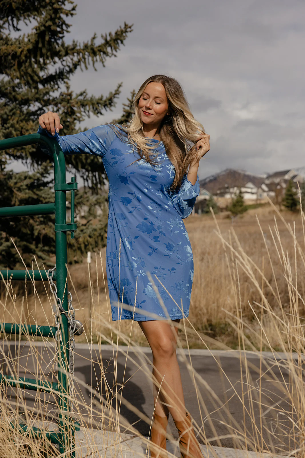Winterberry Lace Dress - Image 13