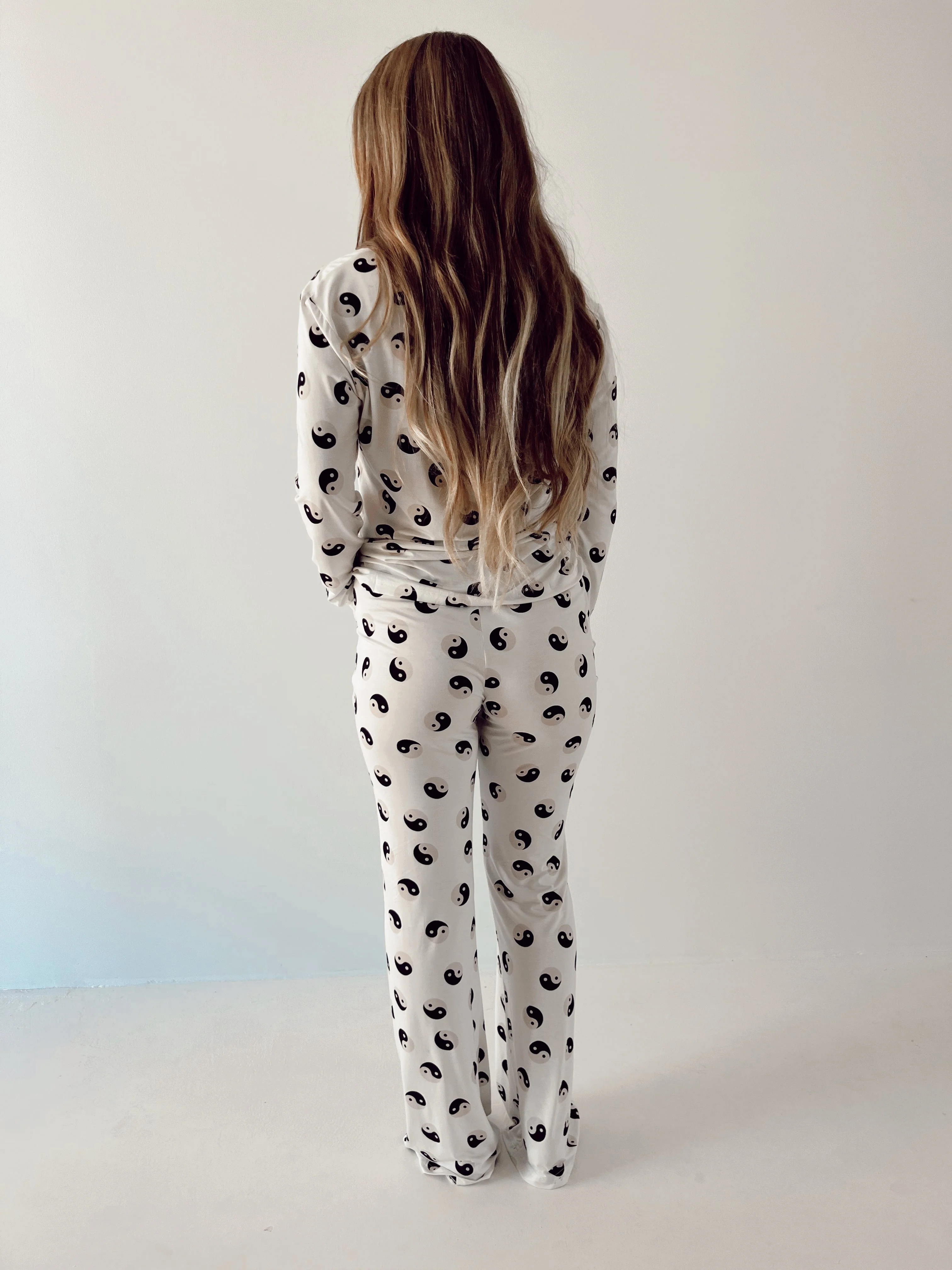 Women's Bamboo  Pajamas |  Black & White Yin Yang - Image 7